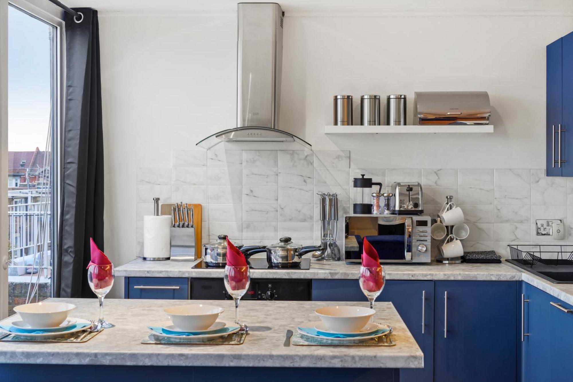 Beautiful Flat In Fulham - Great Views!- Sleeps 6 * Londra